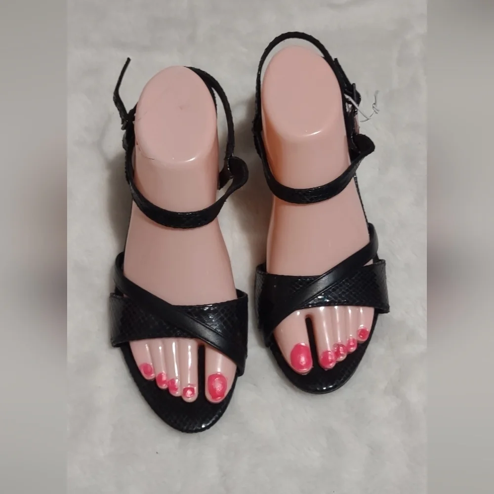GAP Black Heels with Sleek Design and Comfortable Fit
